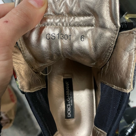 Authentic D&G - Picture 2 of 6